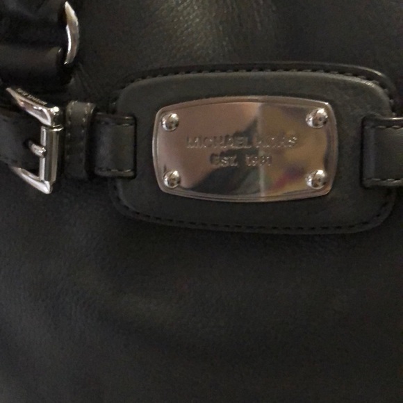 Gently used michael kors handbag - Picture 2 of 6